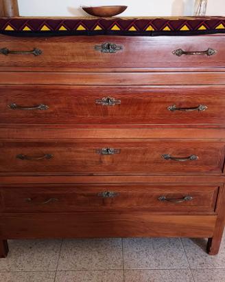 Comò in legno massello 4 cassetti