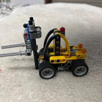 LEGO Technic carrello elevatore – modello completo
