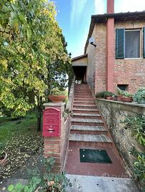 Casa indipendente di 238 m² con 5 locali a Siena