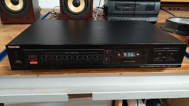 TOSHIBA DIGITAL SYNTHESIZER STEREO TUNER ST-S36