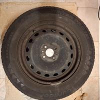 Treno gomme invernali 195/65 R15 su cerchi acciaio