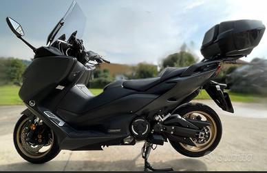 Yamaha TMAX-TECH Max 560 – 07/2021 Km 15149