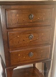 Comodini in stile Filippo xvl