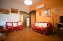 indipendente-con-cortile-e-terrazza-sovrastante