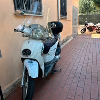 Aprilia Scarabeo 200