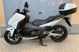 HONDA INTEGRA  750