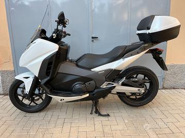 HONDA INTEGRA  750