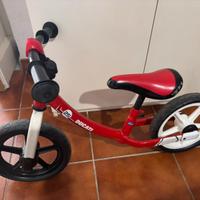 Bucicletta balance Ducati senza pedali