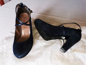 scarpa in camoscio blu  con tacco