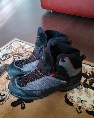 scarponi da trekking MT500