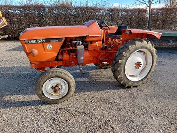 Trattore agricolo renault