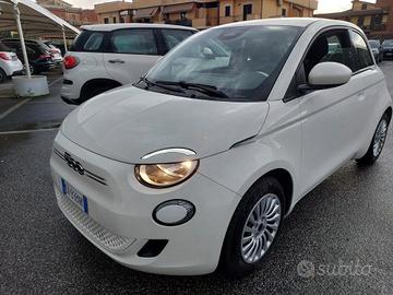 FIAT 500e 3+1 42 kWh Aziendale Fatturabile km 37