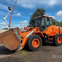 Pala gommata DOOSAN DL250-3 (150 q.li)