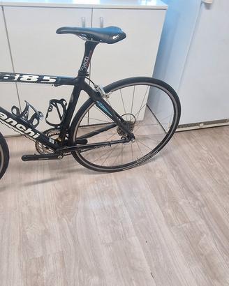 bici da corsa bianchi in carbonio