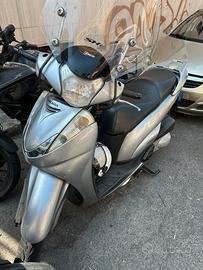 Sh 300i