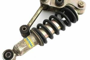 Monoammortizzatore per moto con interasse 240 mm.