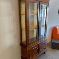 Vetrina libreria tappezzata