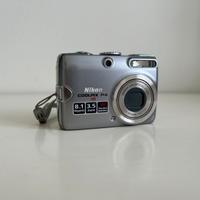 Nikon Coolpix P4 fotocamera digitale 8MP + microSD