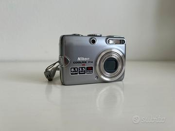 Nikon Coolpix P4 fotocamera digitale 8MP + microSD