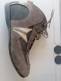 scarpe unisex  dainese. 