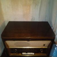 Radio d'epoca italiana a valvole GBC