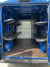 Scaffali in alluminio per furgone