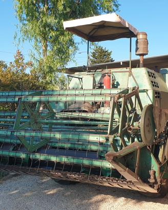 Mietitrebbia ARBOS Modello 100 in buone condizioni