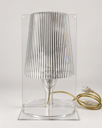 Lampada da tavolo Kartell in plexiglass trasparent