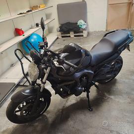 Yamaha FZ6 N 600 cc 100 CV