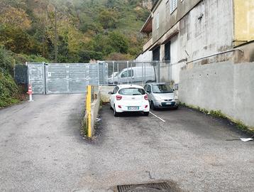 4 posti auto più scooter 53mq Soccavo