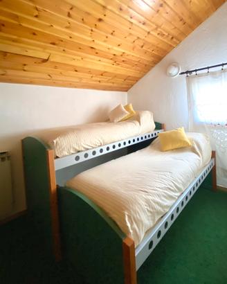 Letto a castello scorrevole, inclusi materassi