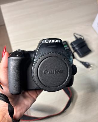 Kit Canon EOS 250D + 18-55mm  (9600 scatti)