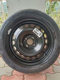 Cerchio in ferro da 16 con pneumatico continental