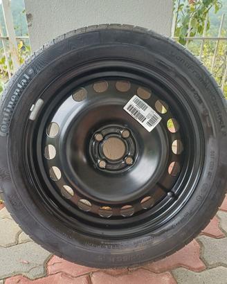 Cerchio in ferro da 16 con pneumatico continental