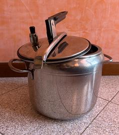 Pentola a pressione Made in Italy in acciaio inox,