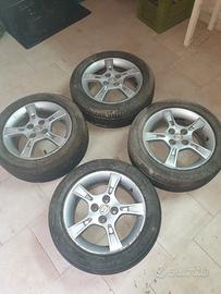 Cerchi in lega da 15 pollici a 4 fori