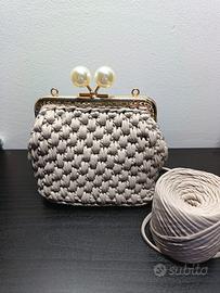 portamonete uncinetto in fettuccia ecopelle 