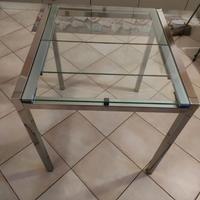 Tavolo in vetro allungabile