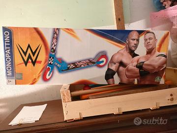 monopattino per bambini WWE