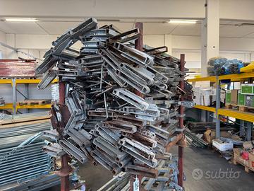 Parapetti per solette, balconi e scale usati