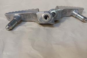 Pedane anteriori Honda Hornet 750