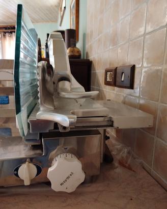 Affettatrice professionale lama 30cm