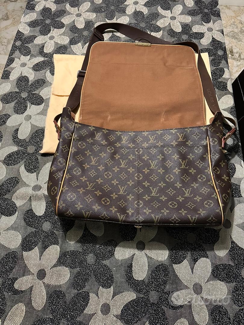 Borsa Louis Vuitton Mod Messenger Tracolla - Abbigliamento e Accessori In  vendita a Barletta-Andria-Trani