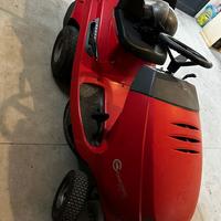 Trattorino taglia erba