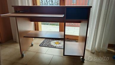 tavolo per pc con rotelle