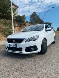 Peugeot 308 1.2 EHTP 130 cv