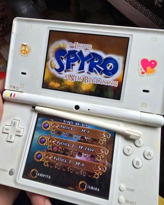 Nintendo DSi Bianco + 3 Giochi
