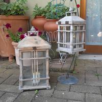 Lanterne da giardino in legno con supporto
