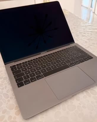 Apple MacBook Air 13 128GB SSD 8gb ram anno 2019