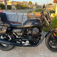 Moto guzzi v7 stone